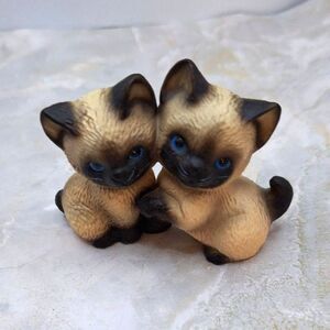 Global Art Harvey Knox Siamese Kittens Figurine Japanese Vintage Collectible